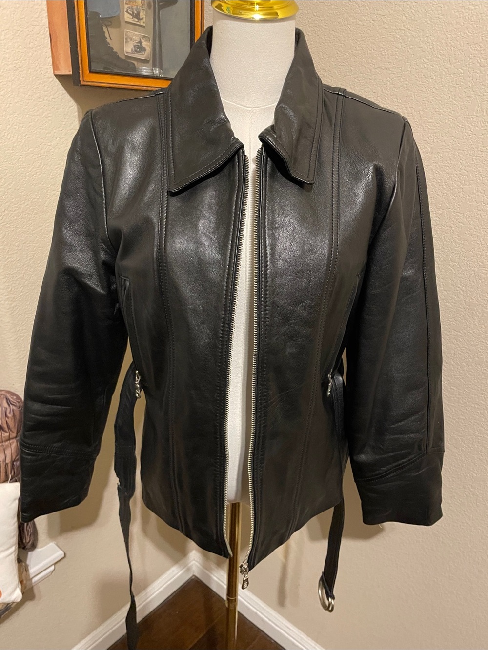 Vintage classic Black Genuine leather jacket belted zip front size Small